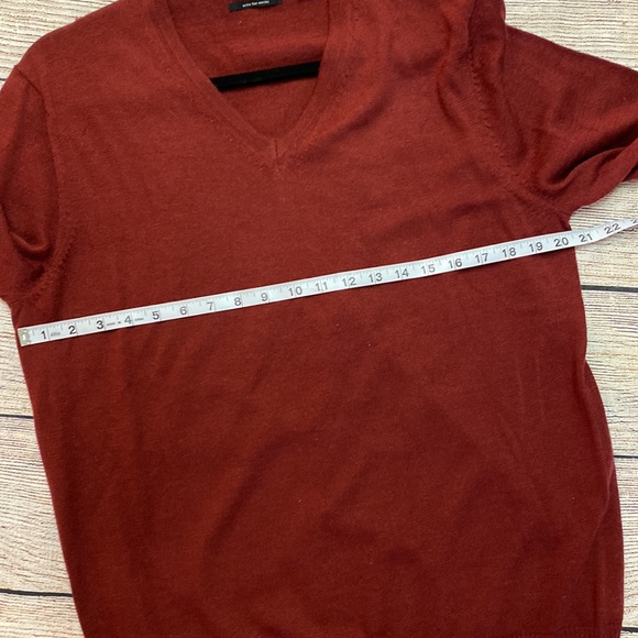 Calvin Klein extra fine 100% Murano wool V-neck lightweight sweater sz M - Picture 4 of 4